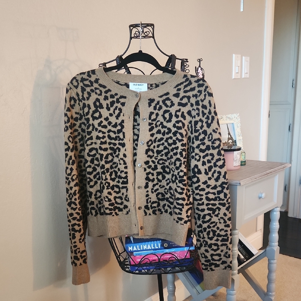 Old Navy Leopard Print Cardigan in Tan and Black